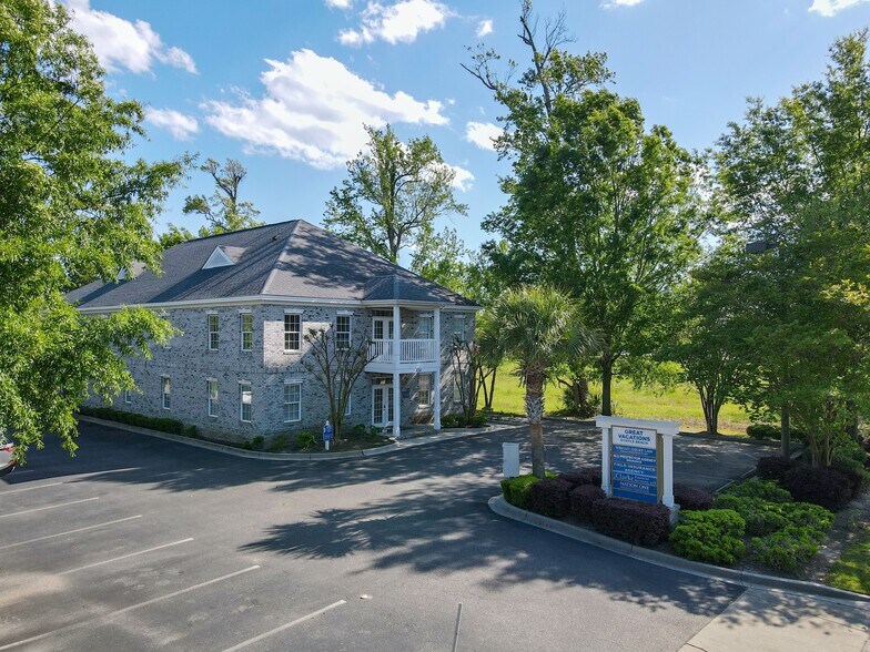 4214 Mayfair St, Myrtle Beach, SC à louer - Photo du bâtiment - Image 1 de 9
