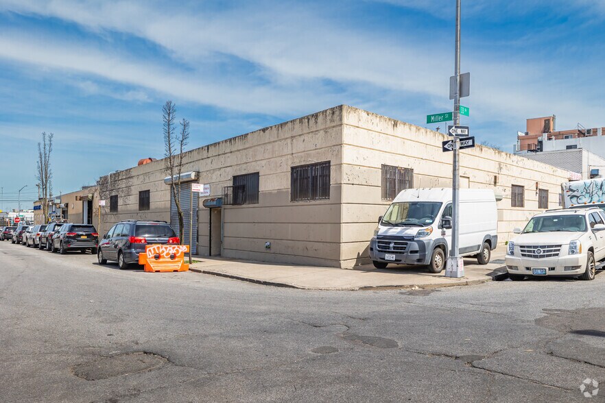 134-01 33rd Ave, Flushing, NY à vendre - Photo principale - Image 1 de 15