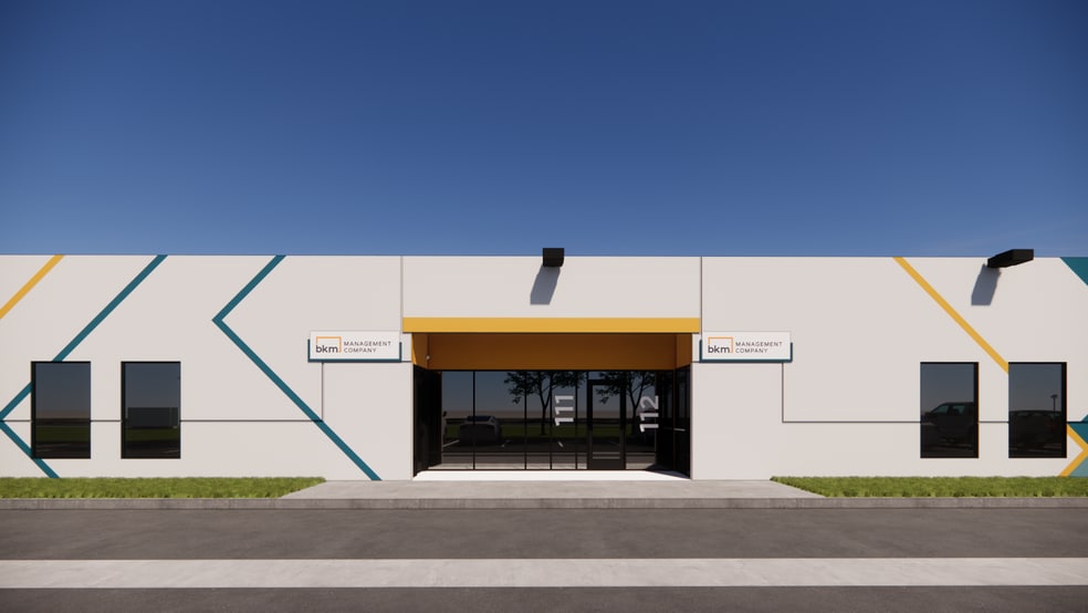 3621 W MacArthur Blvd, Santa Ana, CA for lease - Building Photo - Image 3 of 13