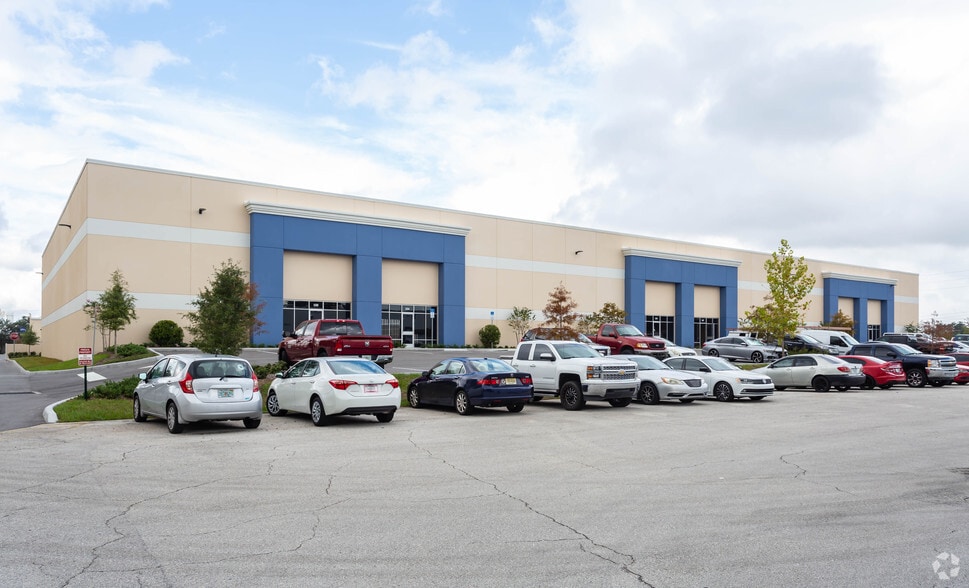 8119 S Orange Ave, Orlando, FL for lease - Building Photo - Image 2 of 7