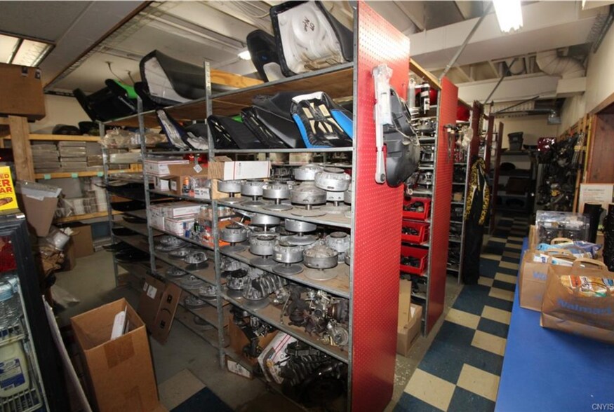 585 S Main St, Central Square, NY à vendre - Photo du bâtiment - Image 2 de 60