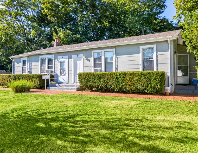 2 Manchester Dr, Massapequa, NY à vendre - Photo du bâtiment - Image 3 de 10