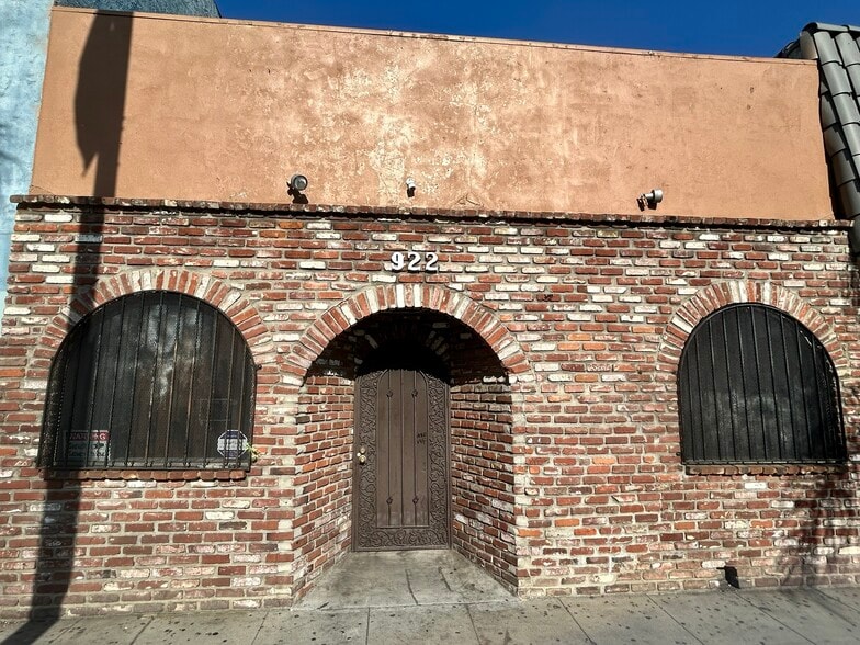 922 S Atlantic Blvd, East Los Angeles, CA for sale - Building Photo - Image 3 of 12