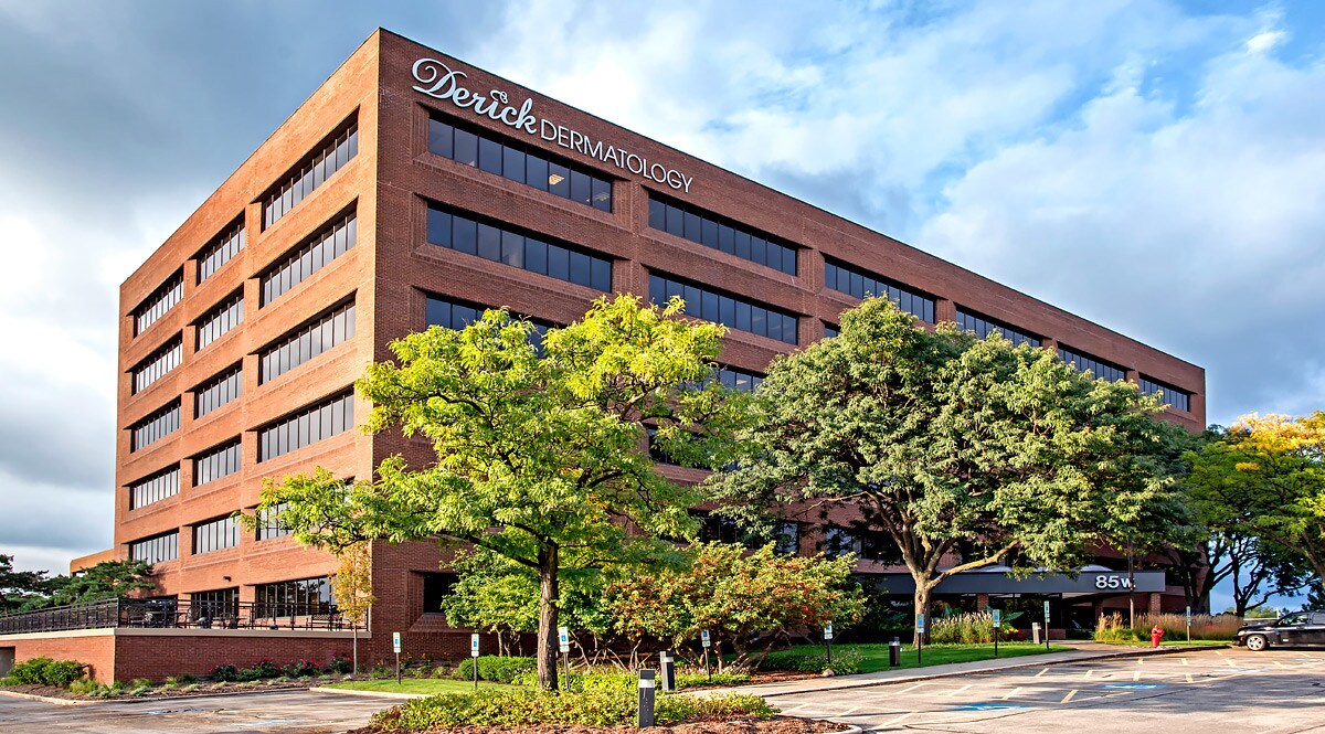 85 W Algonquin Rd, Arlington Heights, IL à louer Photo du bâtiment- Image 1 de 6