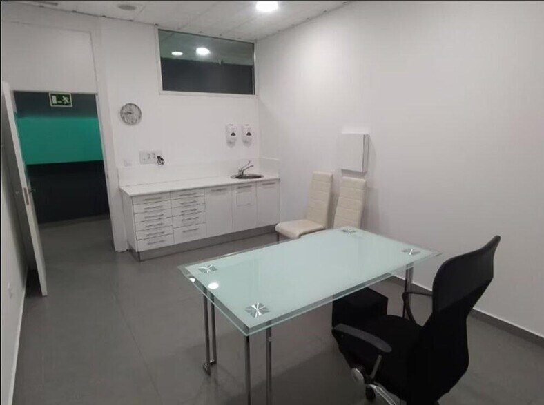 Bureau dans Cáceres, Cáceres à louer - Photo du bâtiment - Image 1 de 6