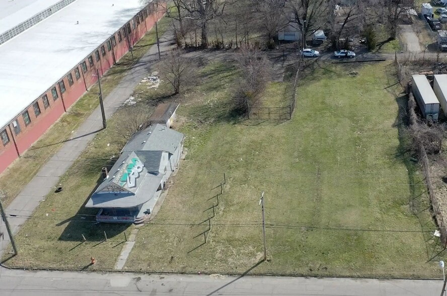 1419 10th st, Louisville, KY à louer - Photo du bâtiment - Image 2 de 3