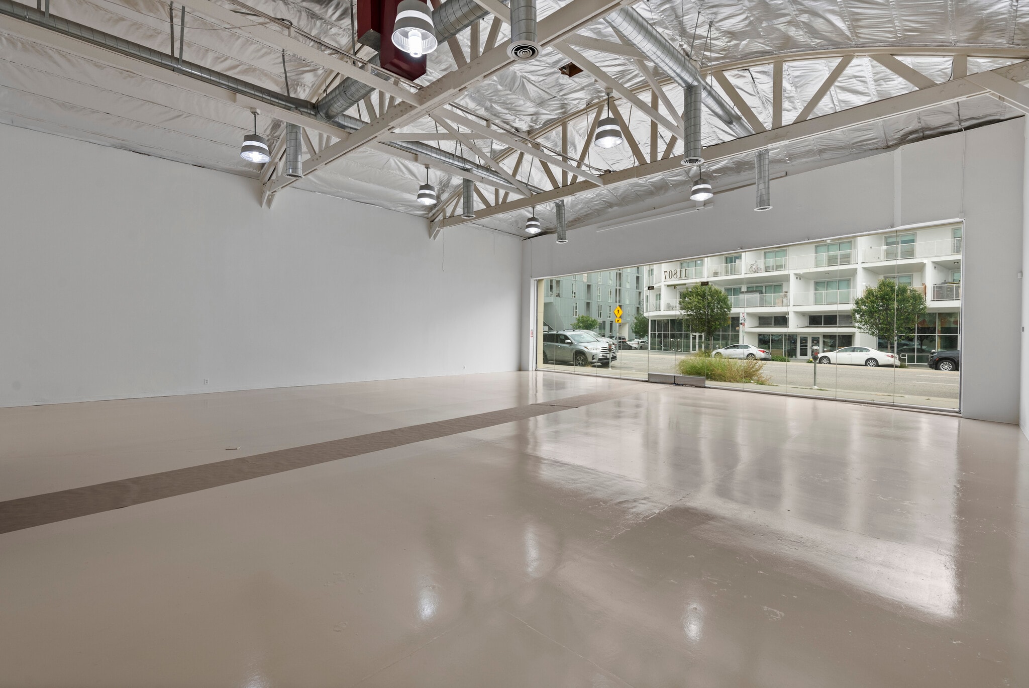 11807 Santa Monica Blvd, Los Angeles, CA for lease Interior Photo- Image 1 of 29