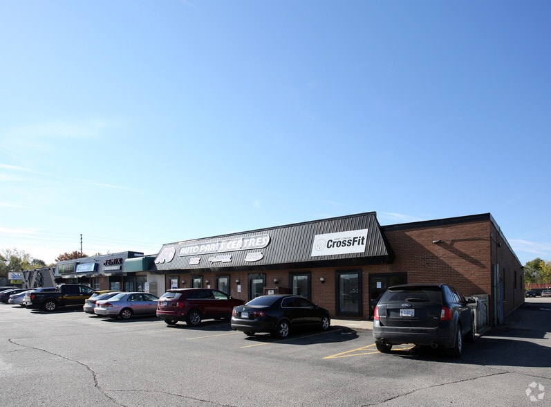 689 Oxford St W, London, ON for lease - Building Photo - Image 3 of 4