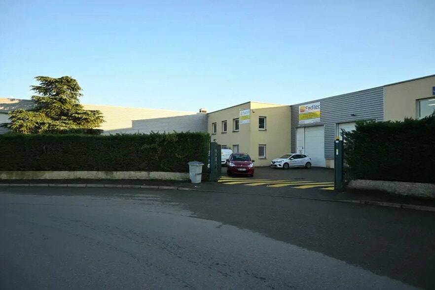 Office in Vénissieux for sale - Building Photo - Image 3 of 12