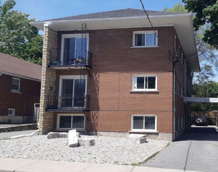 723 Johnson St, Kingston, ON à vendre - Photo principale - Image 1 de 1