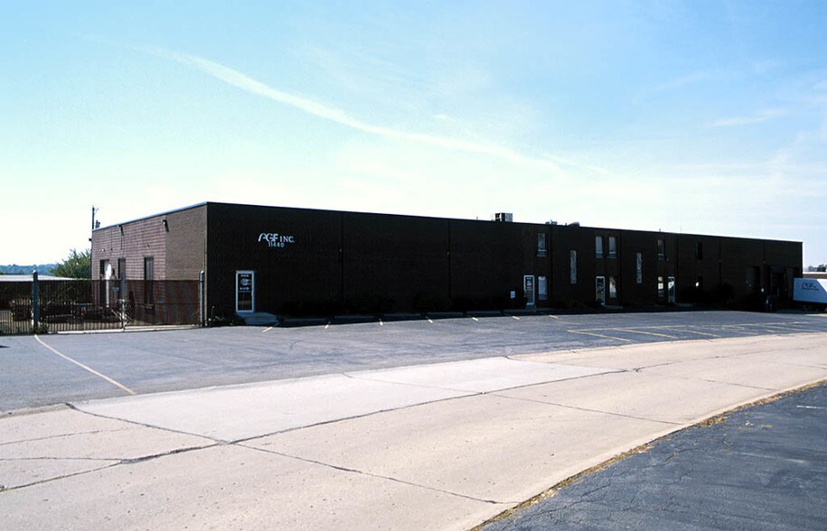 11436-11440 Schenk Dr, Maryland Heights, MO à vendre - Photo du bâtiment - Image 2 de 5