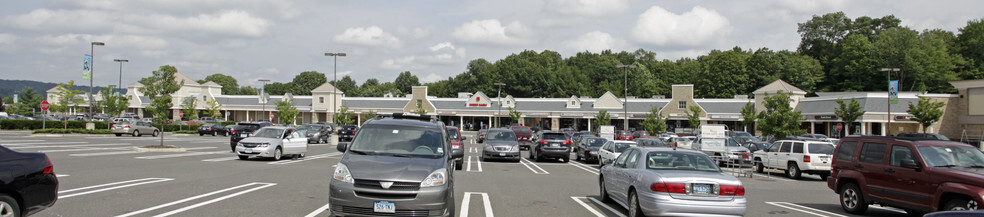 100-108 Main St N, Southbury, CT for lease - Primary Photo - Image 1 of 10