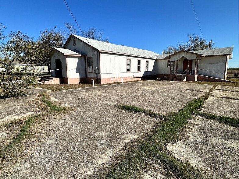 125 2nd Ave, Taylor, TX for sale - Building Photo - Image 2 of 8
