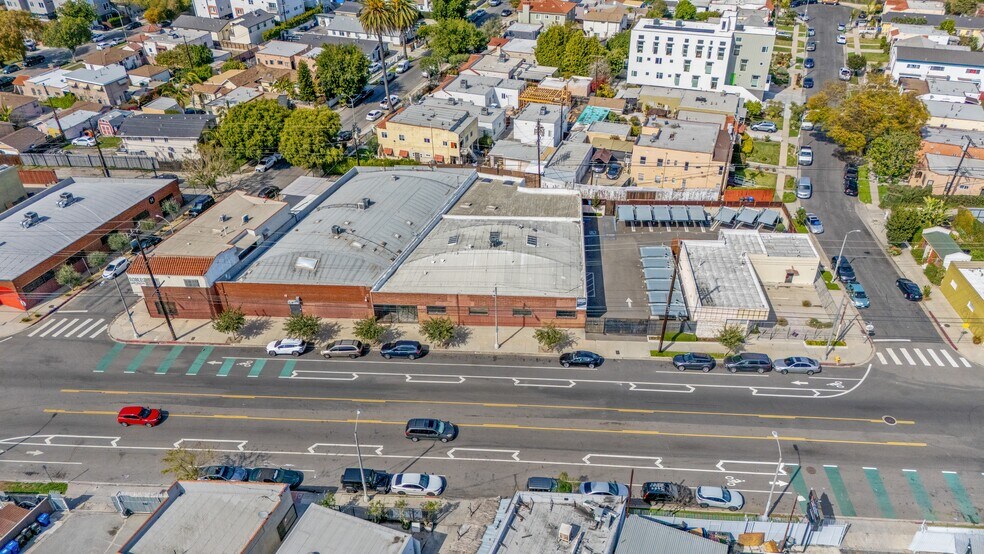 5631-5659 W. Adams Blvd, Los Angeles, CA à vendre - Photo du bâtiment - Image 1 de 26