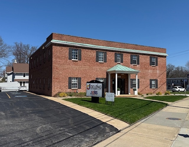 19220 Lorain Rd, Fairview Park, OH for lease - Building Photo - Image 1 of 8