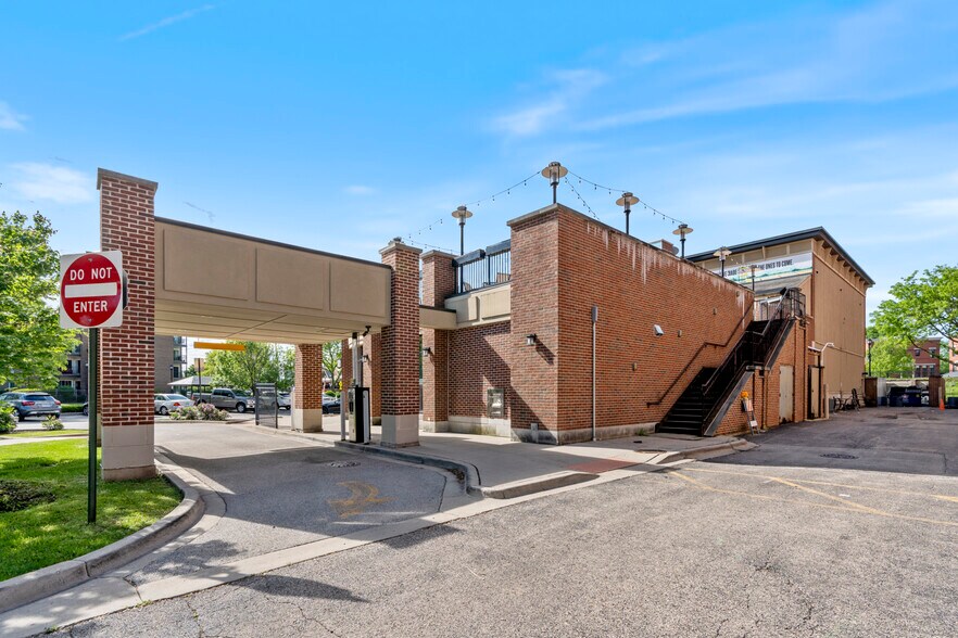 180 N Smith St, Palatine, IL à vendre - Photo du bâtiment - Image 3 de 6