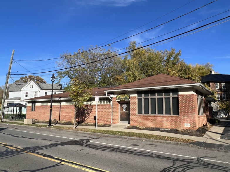 924 Jefferson Ave, Rochester, NY à vendre - Photo principale - Image 1 de 4