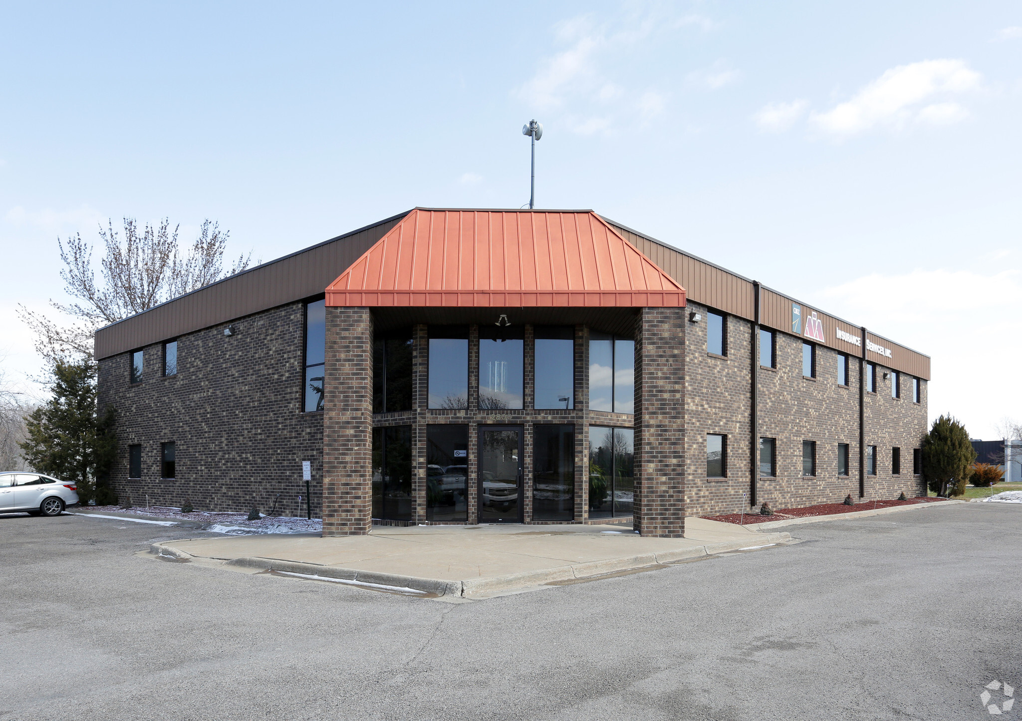 2800 Freeway Blvd, Brooklyn Center, MN for sale Primary Photo- Image 1 of 1