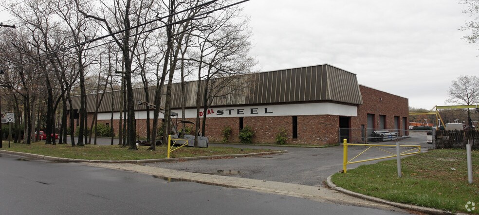 87 Arlington Ave, Saint James, NY à louer - Photo du bâtiment - Image 3 de 7