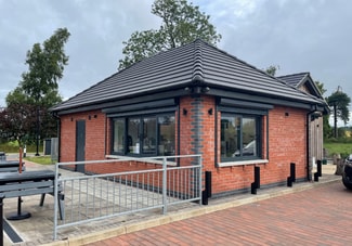 Plus de détails pour Partney Pumps Roundabout, Partney - Commerce de détail à vendre