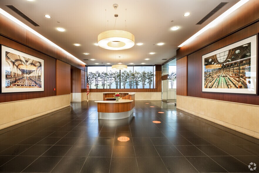89 Headquarters Plz, Morristown, NJ à louer - Hall d’entrée - Image 2 de 15