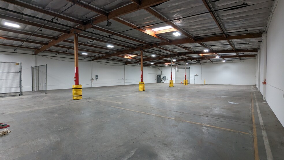 1168 N Grove St, Anaheim, CA for lease - Interior Photo - Image 3 of 17