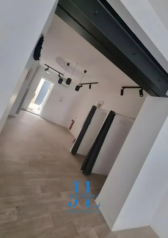 Commerce de détail dans Bordeaux à louer Photo du bâtiment- Image 1 de 8