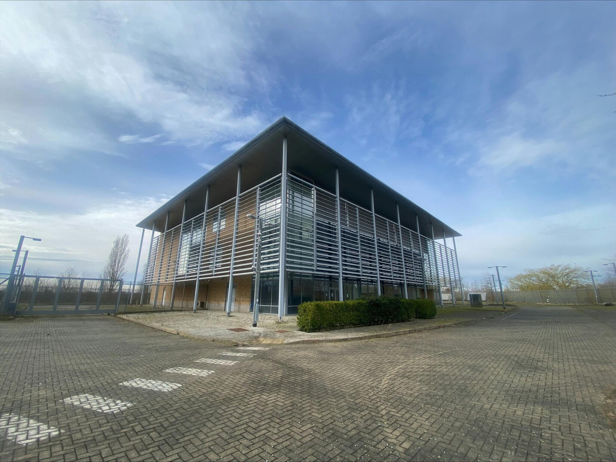 5100 Beach Dr, Waterbeach à louer Photo du bâtiment- Image 1 de 2