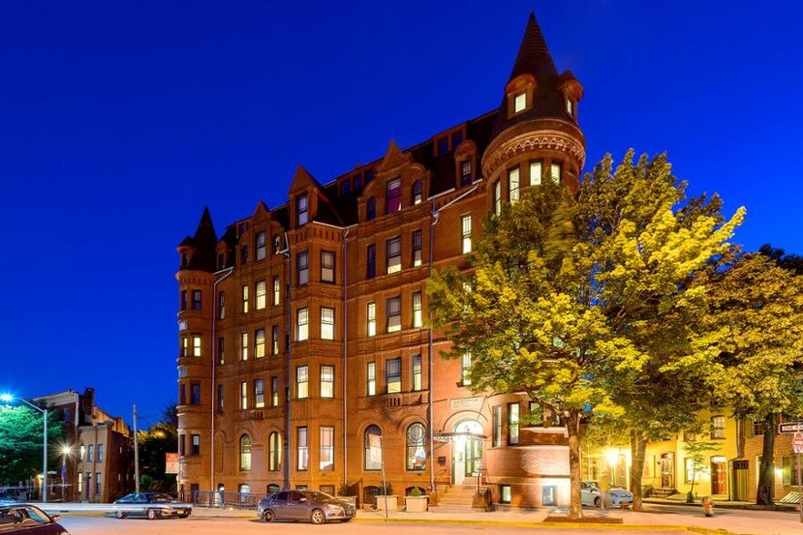 868 Park Ave, Baltimore, MD à vendre - Photo du bâtiment - Image 2 de 16