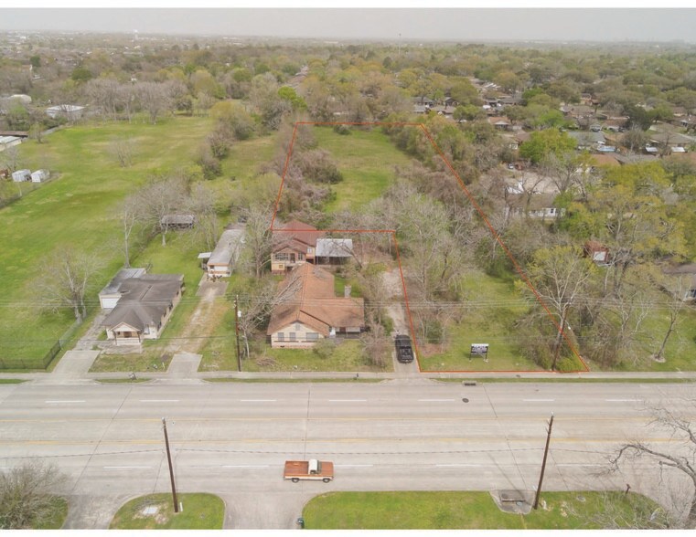 1203 Massey Tompkins Rd, Baytown, TX à vendre - Photo du bâtiment - Image 2 de 4