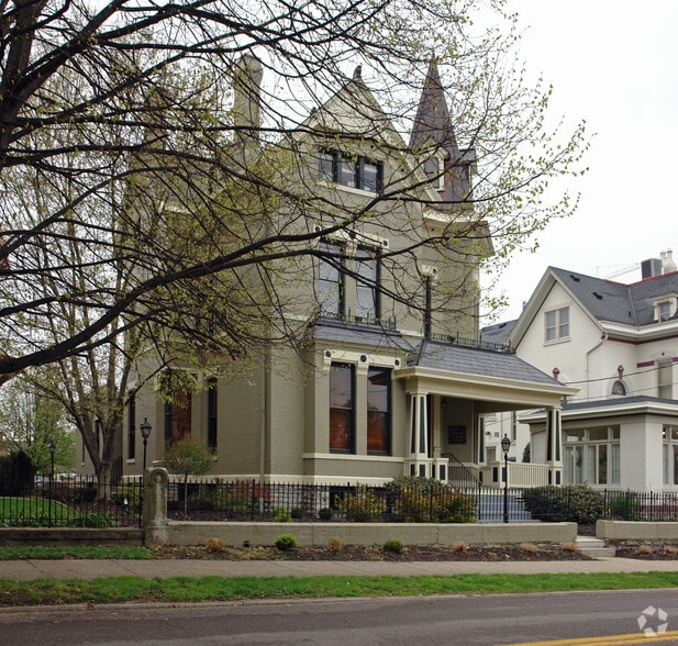 411 Garrard St, Covington, KY for sale - Building Photo - Image 2 of 9