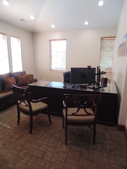 2120 E 3900 S, Salt Lake City, UT à vendre - Photo du bâtiment - Image 3 de 9