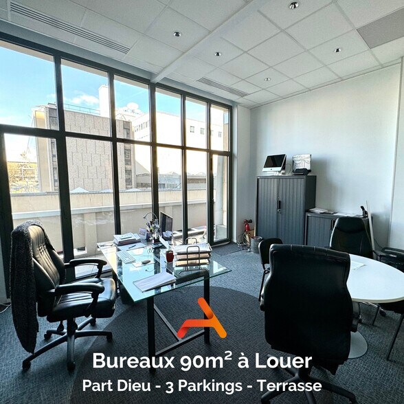 10 Rue Des Cuirassiers, Lyon à louer - Photo du bâtiment - Image 2 de 12
