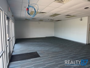 3350 7th Ave, Marion, IA for lease Interior Photo- Image 2 of 4