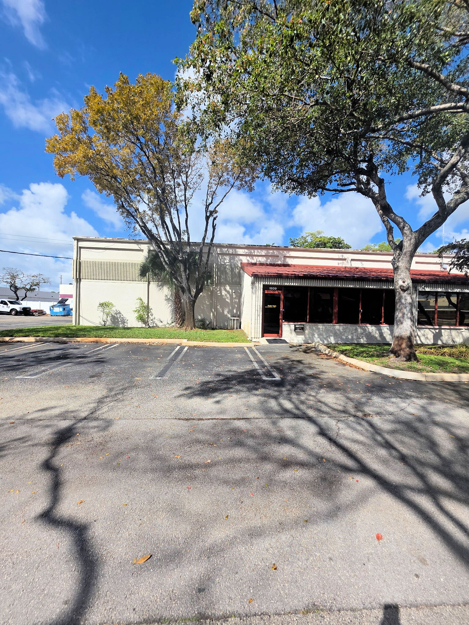 1927-1933 W Copans Rd, Pompano Beach, FL for lease Building Photo- Image 1 of 8
