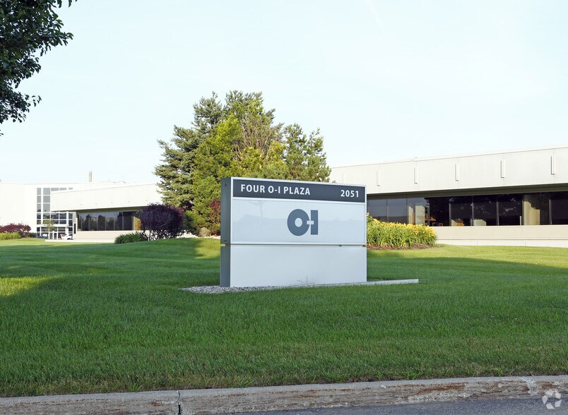 2051 N Wilkinson Way, Perrysburg, OH à vendre - Photo du bâtiment - Image 3 de 6