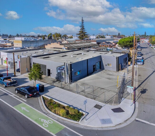 Plus de détails pour 2951 Middlefield Rd, Redwood City, CA - Industriel à vendre