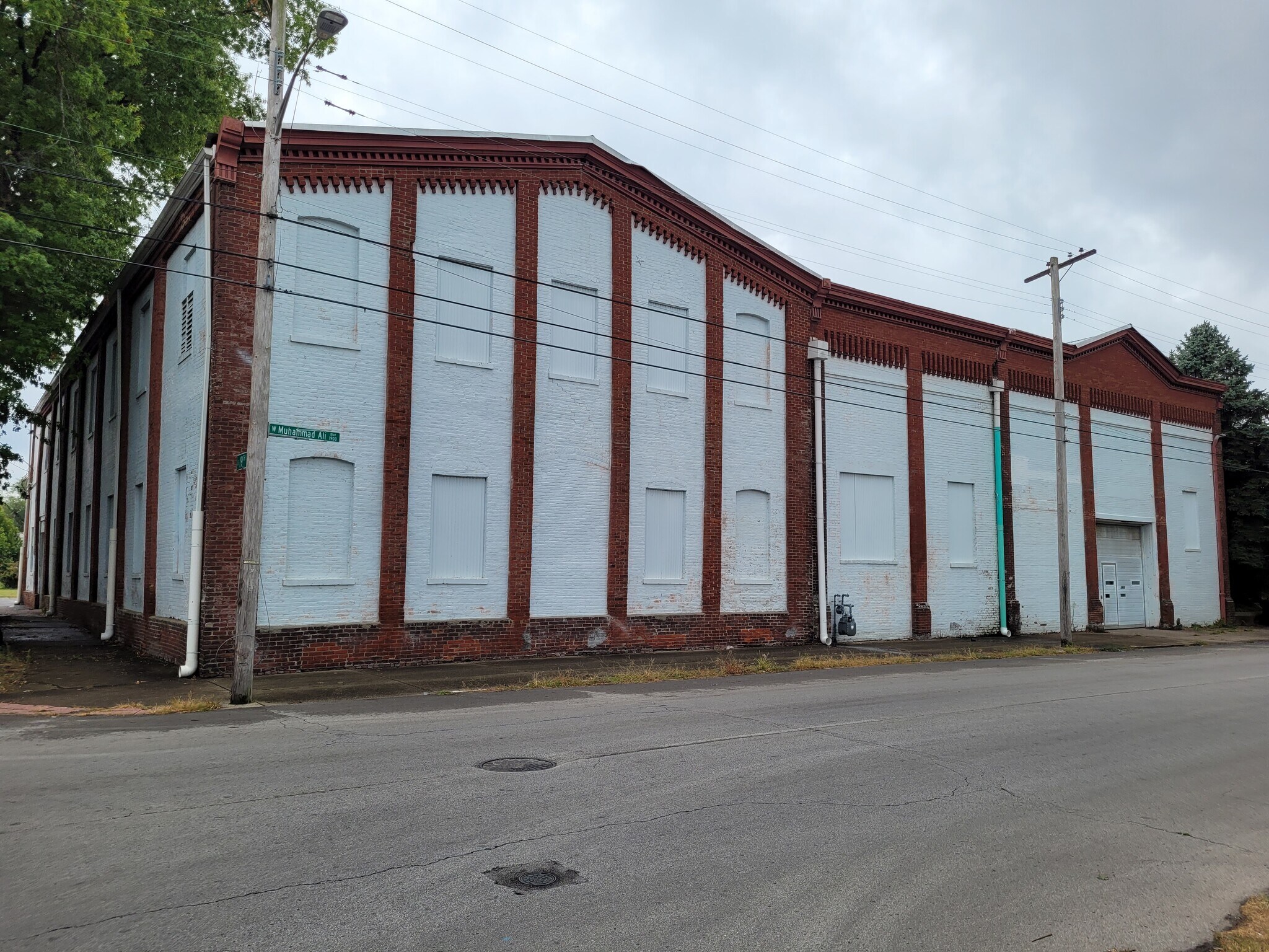 1900 W Muhammad Ali Blvd, Louisville, KY à louer Photo du bâtiment- Image 1 de 15