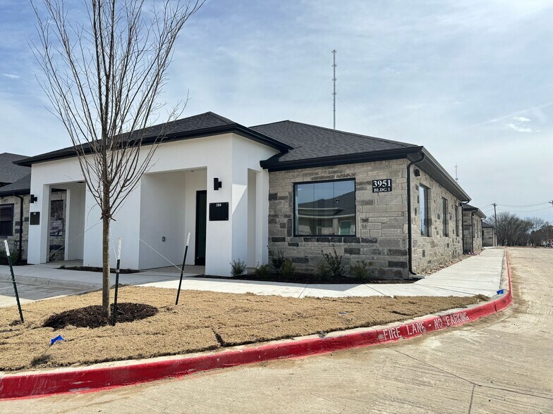 3951 Alma Rd, McKinney, TX à louer - Photo du bâtiment - Image 2 de 28