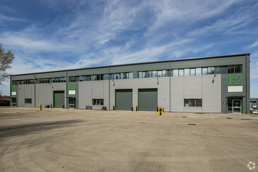 Edgington Way, Sidcup for lease - Building Photo - Image 2 of 10