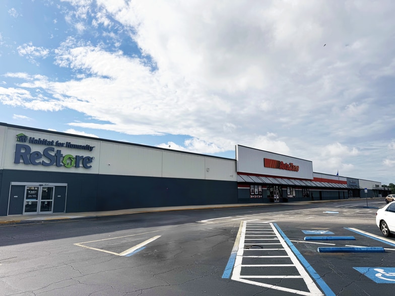 8207-8325 N Florida Ave, Tampa, FL for lease - Building Photo - Image 3 of 6