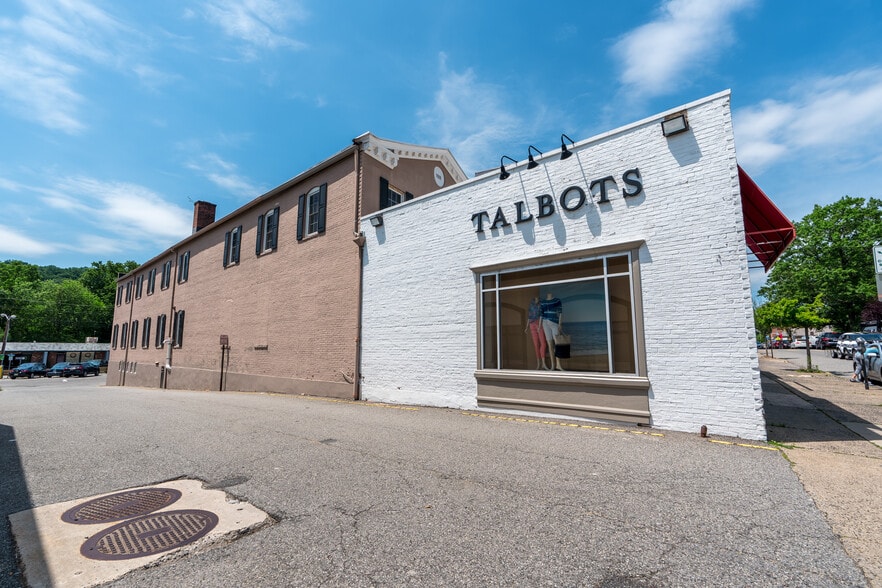 574 Valley Rd, Upper Montclair, NJ for lease - Building Photo - Image 3 of 9