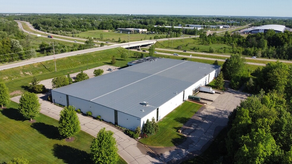 4045 Korona Ct SE, Caledonia, MI à louer - Photo du bâtiment - Image 2 de 11