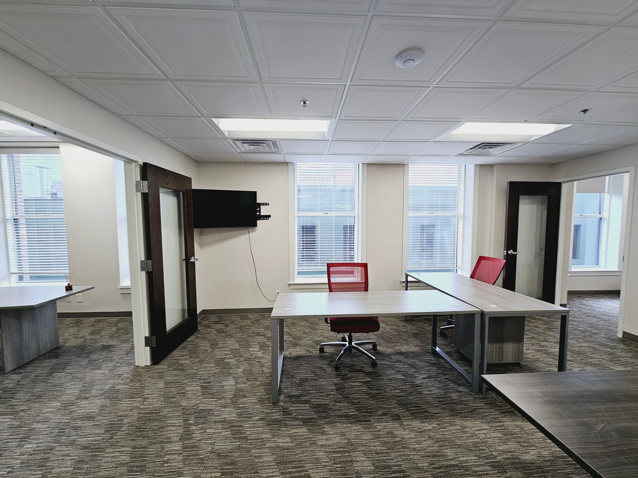 125 S Elm St, Greensboro, NC for lease Interior Photo- Image 1 of 4