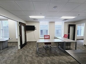 125 S Elm St, Greensboro, NC for lease Interior Photo- Image 1 of 4