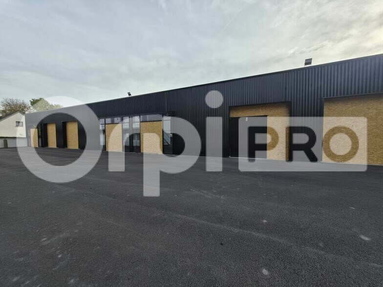 Flex in Cormontreuil for lease - Building Photo - Image 1 of 5