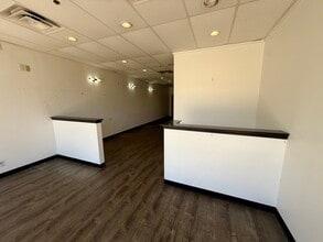 8225-8227 Jefferson Hwy, Harahan, LA for lease Building Photo- Image 2 of 6