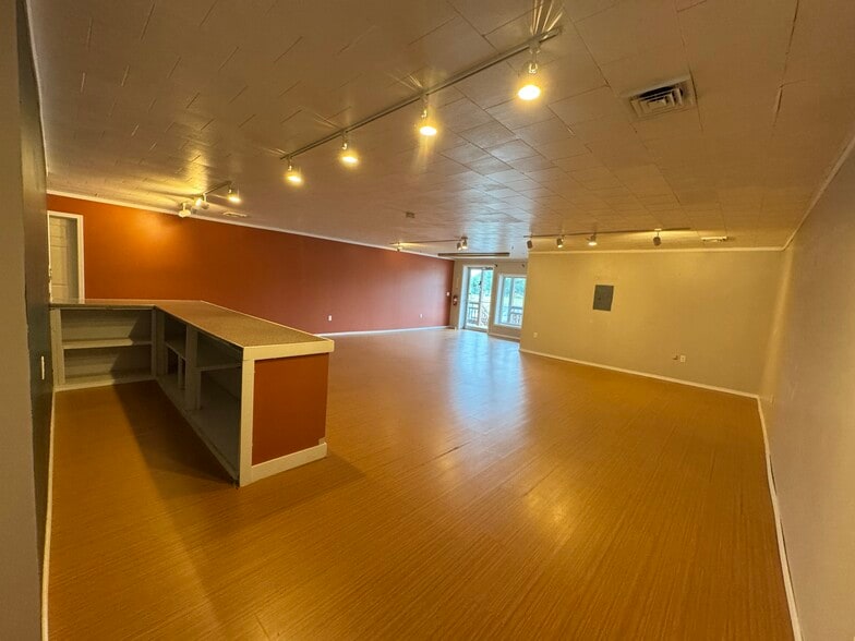 86 Briggs St, Johnstown, NY for lease - Building Photo - Image 3 of 13
