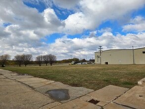 14836 W Ridge Ln, Dubuque, IA à louer Photo du bâtiment- Image 2 de 9