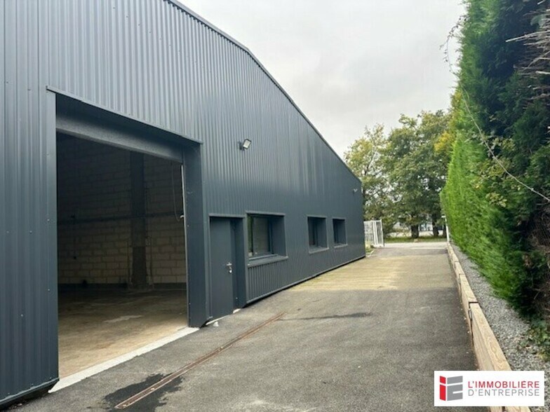 Flex in Rennes for lease - Building Photo - Image 1 of 5
